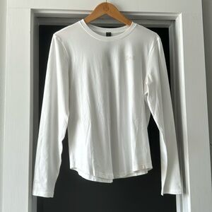 Great condition lululemon Love Long Sleeve Olympics Canada. Size 6